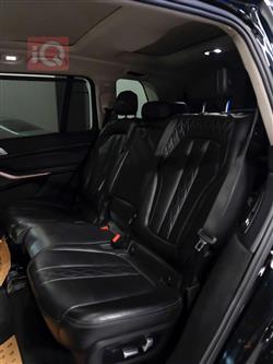 بی ئێم دەبڵیو X7